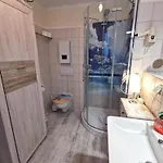 Apartamento Unsere Perle Am Hafen Mit Balkon Und Kleiner Terrasse Zingst